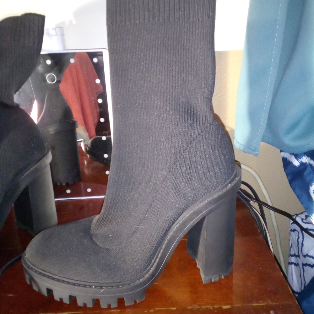 Size 38 Zara boot heels